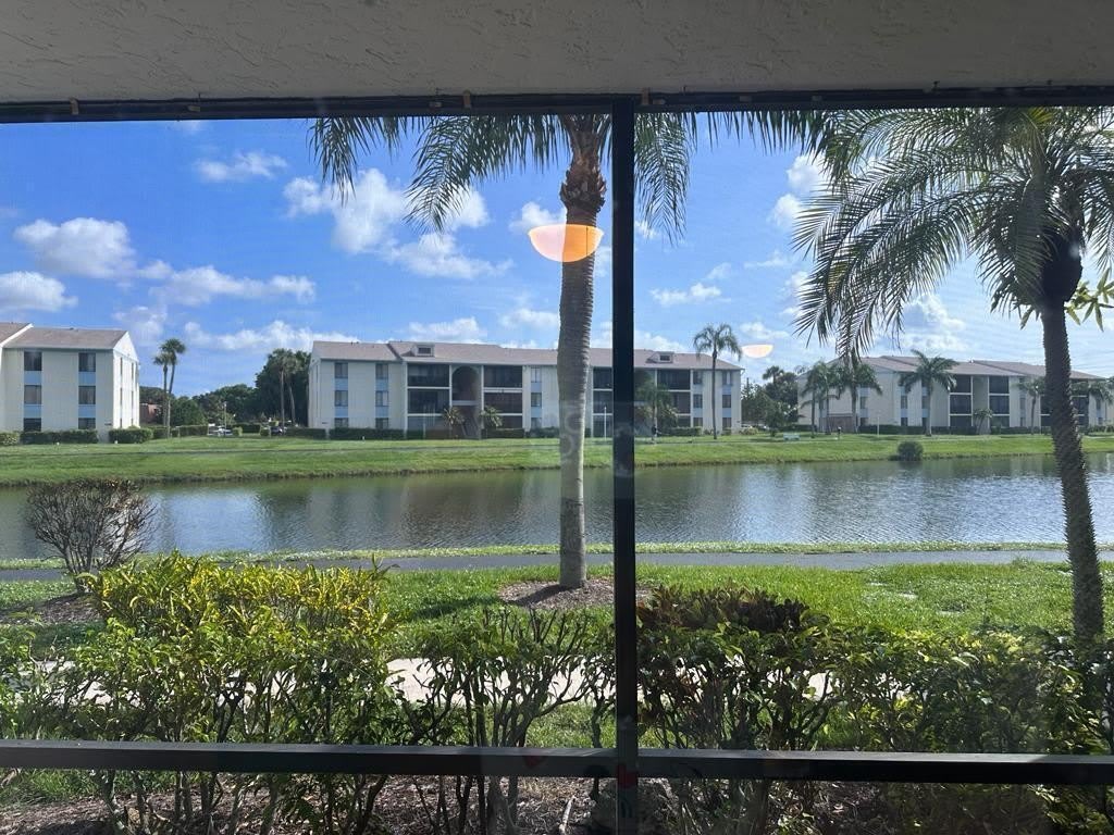 1102 GREEN PINE Boulevard – photo 2