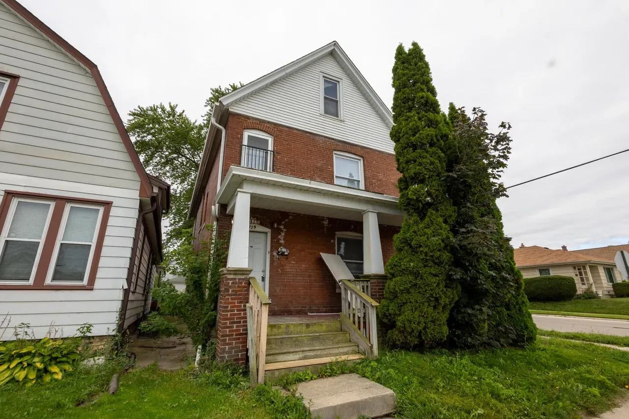 729 Montana Avenue – photo 1
