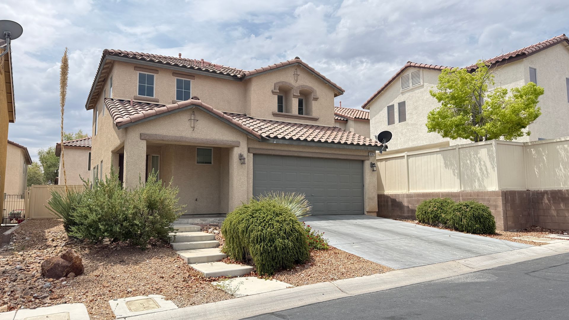 8967 Ryan Creek Ave 3 Bedrooms 2 5 Baths 1830 Sqft – photo 2