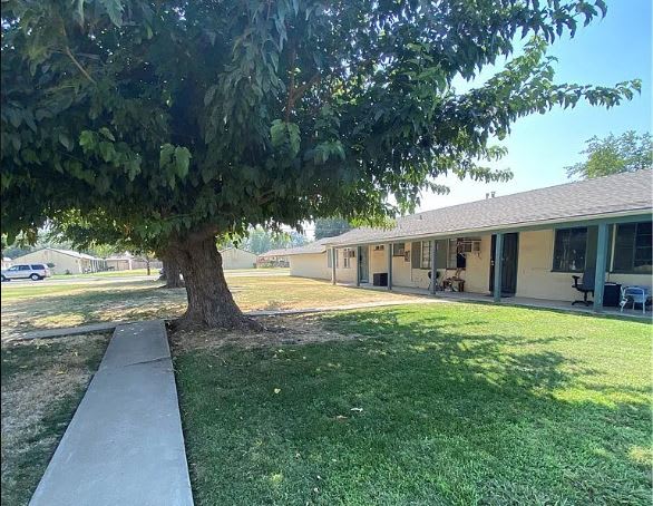 958 Barney St – photo 2