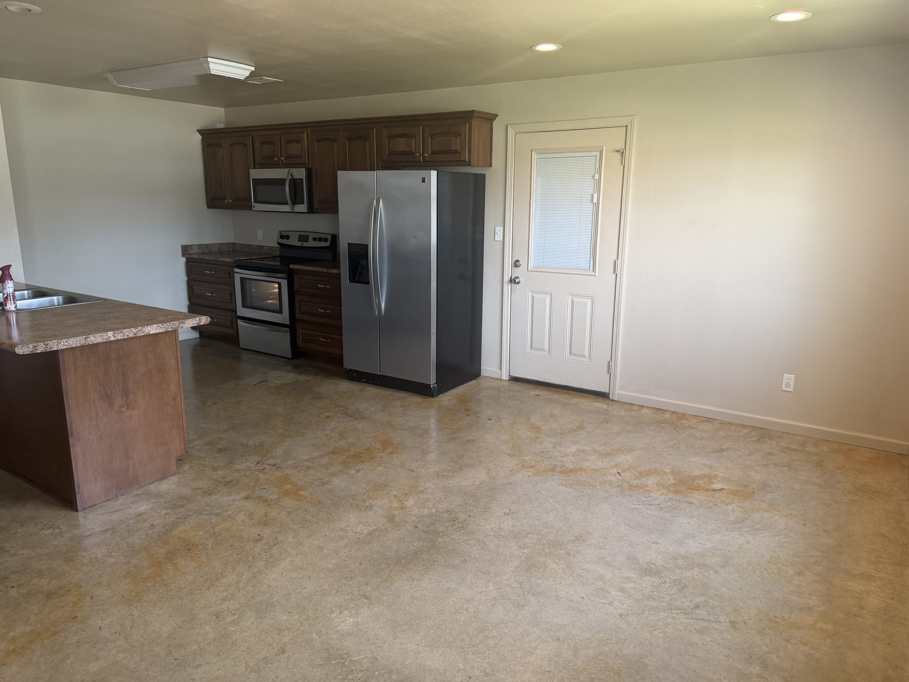 306 Allyson Drive – photo 3