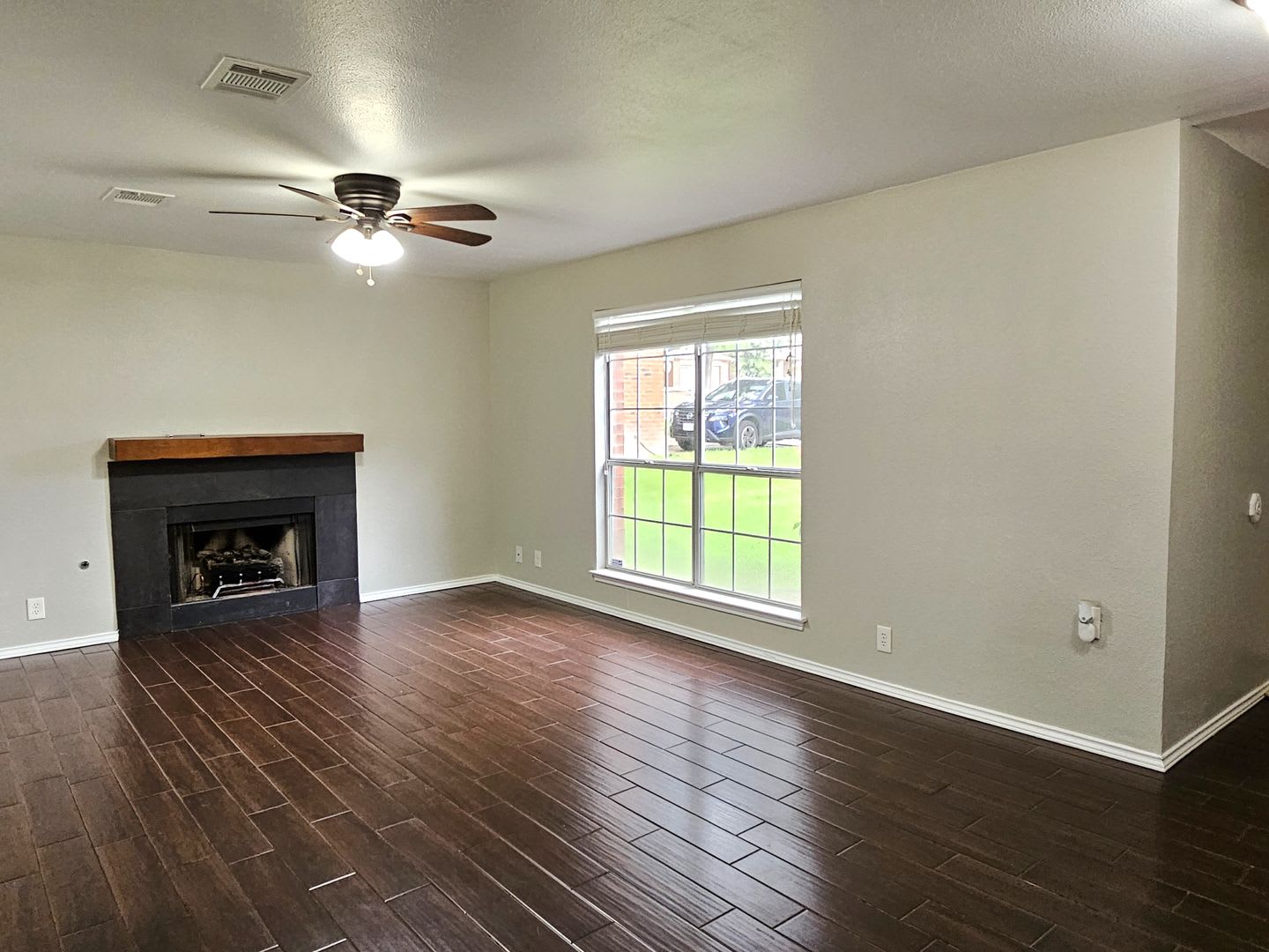 Welcome Home to This 4 Bed / 2.5 Bath Home in Round Rock – photo 4