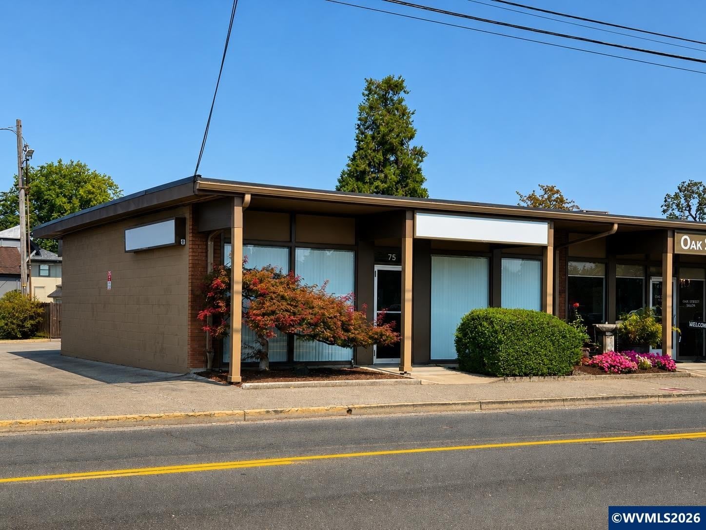 75 E Oak St – photo 2