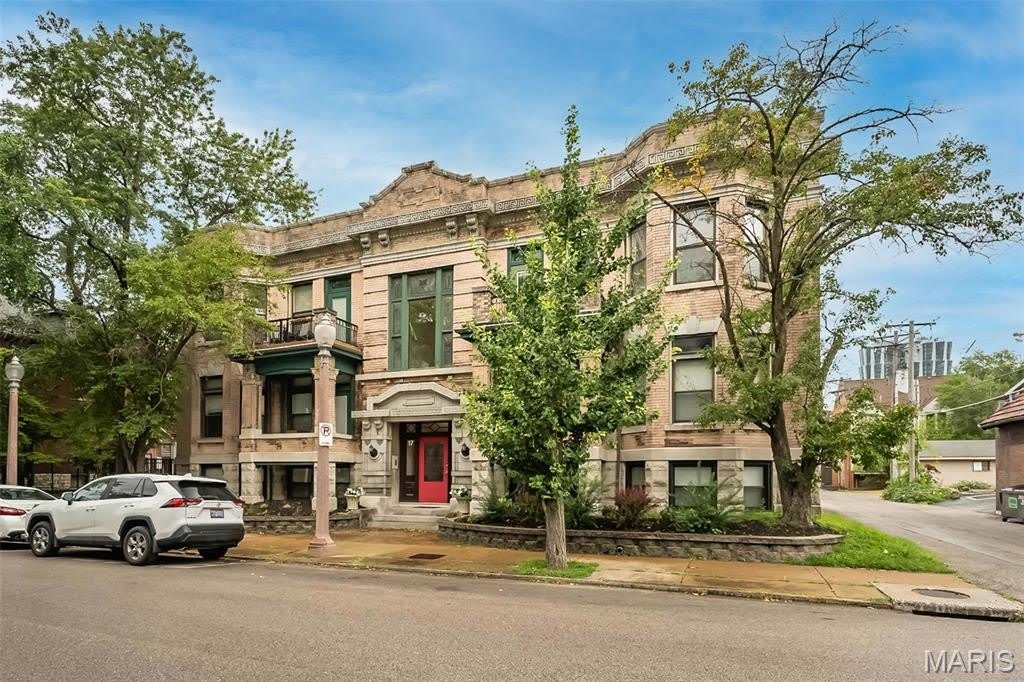 19 N Taylor Avenue – photo 1