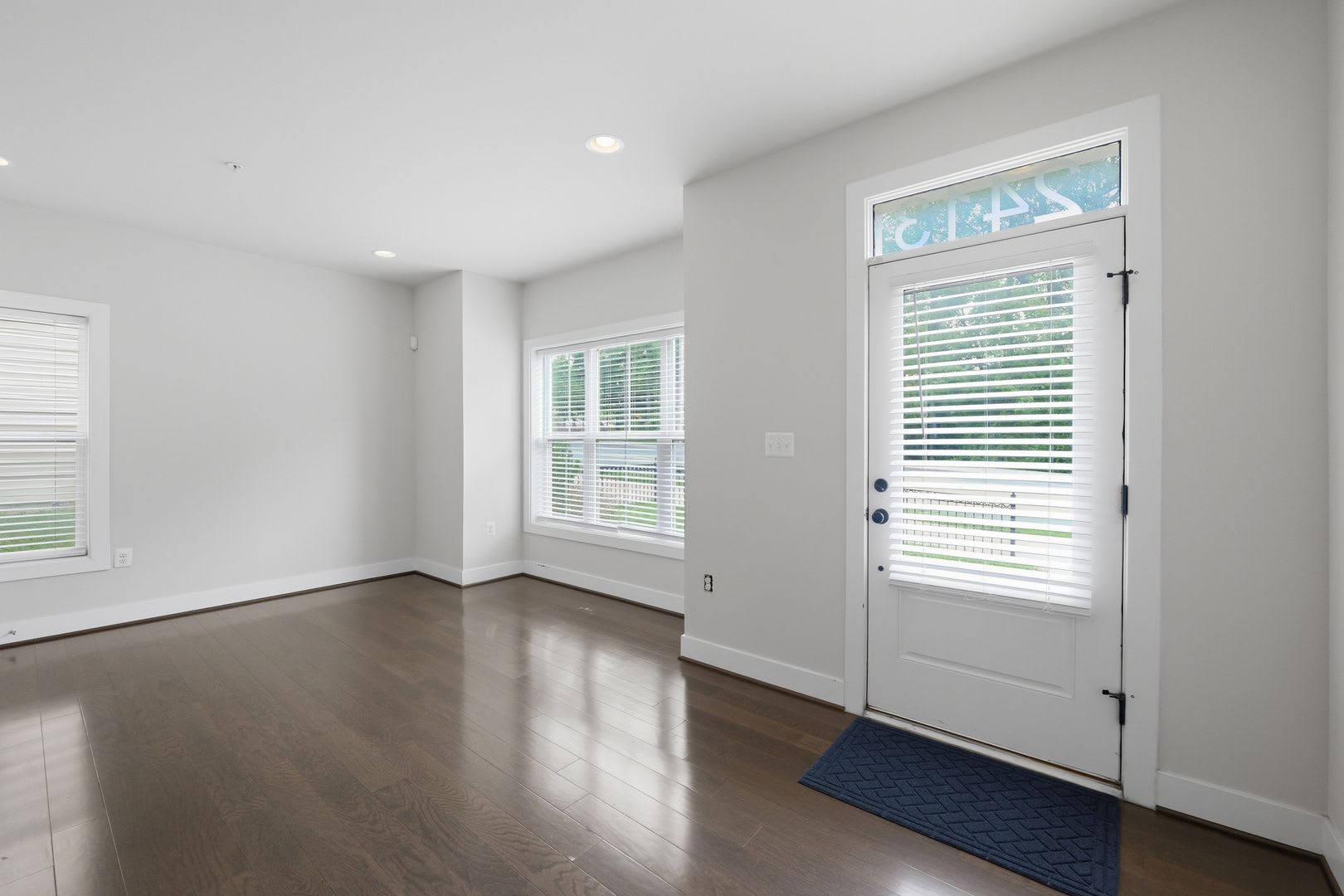 END-UNIT 4-Story Colonial/Craftsman Townhome w/2 Balconies, 5-min walk to Glenmont Station! – photo 3