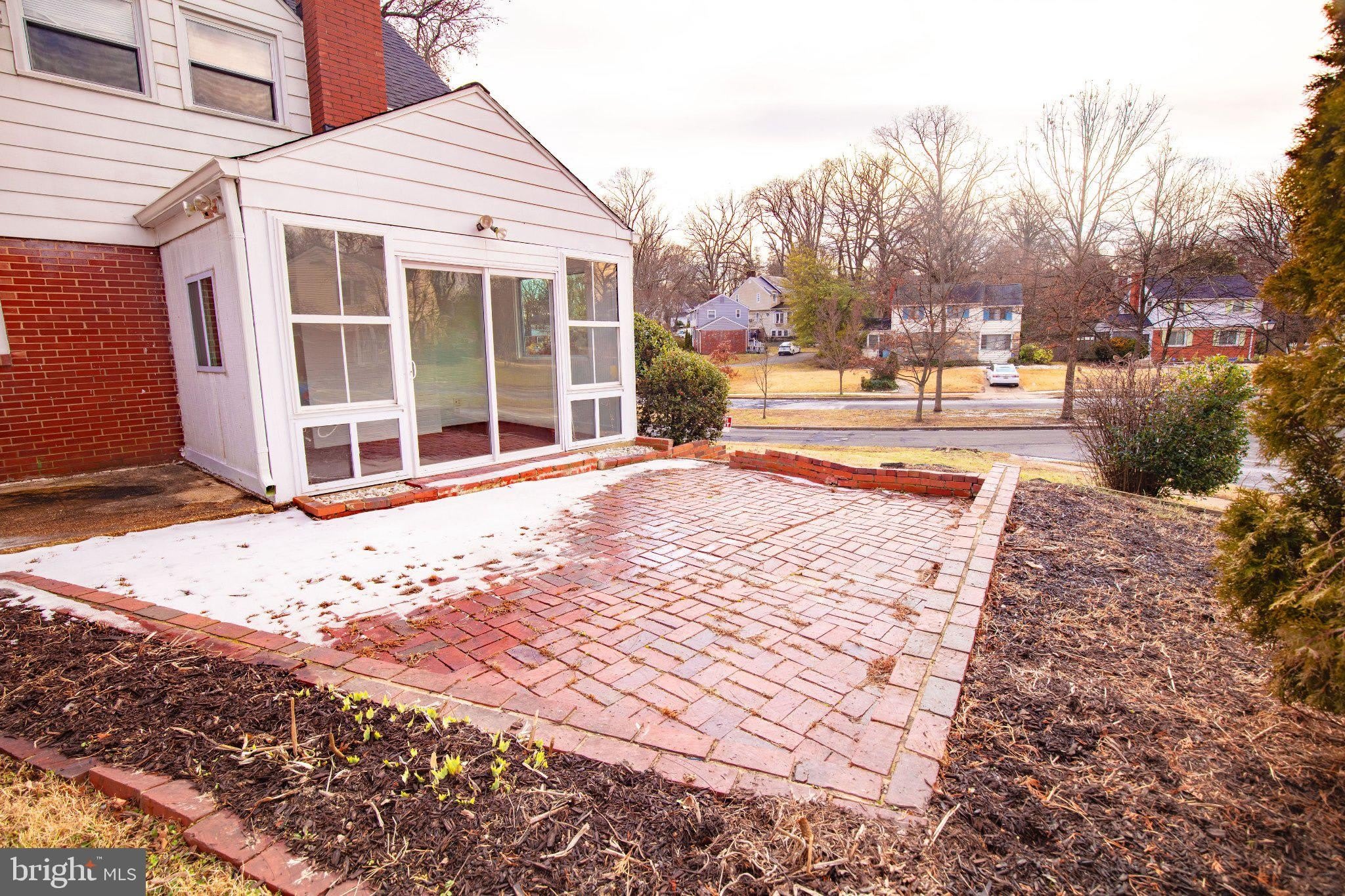 5810 GREENLEAF Road – photo 4