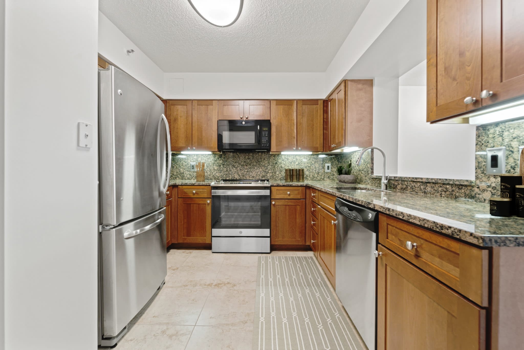 Bethesda Place – photo 4