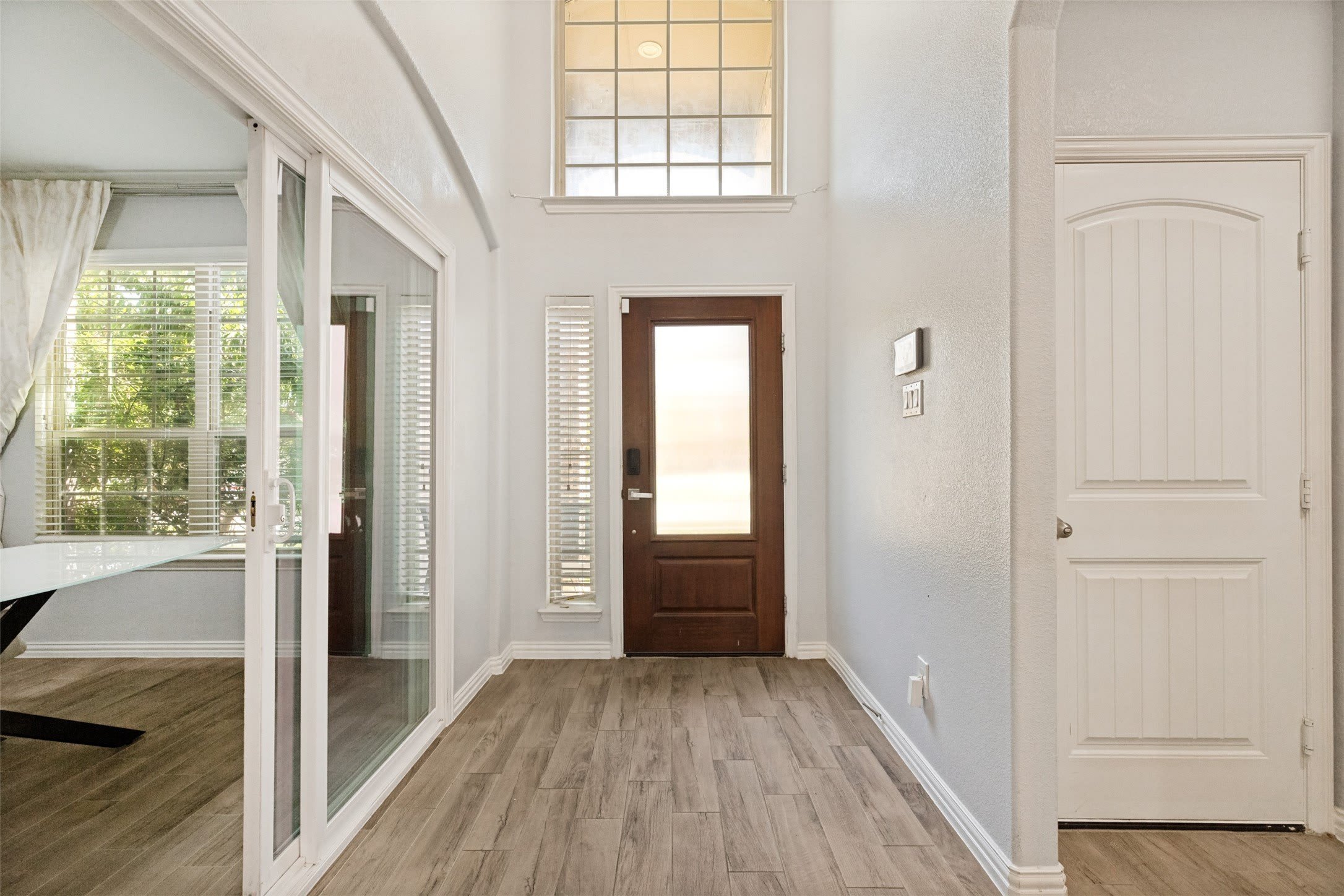 818 Blackhawk Drive – photo 2
