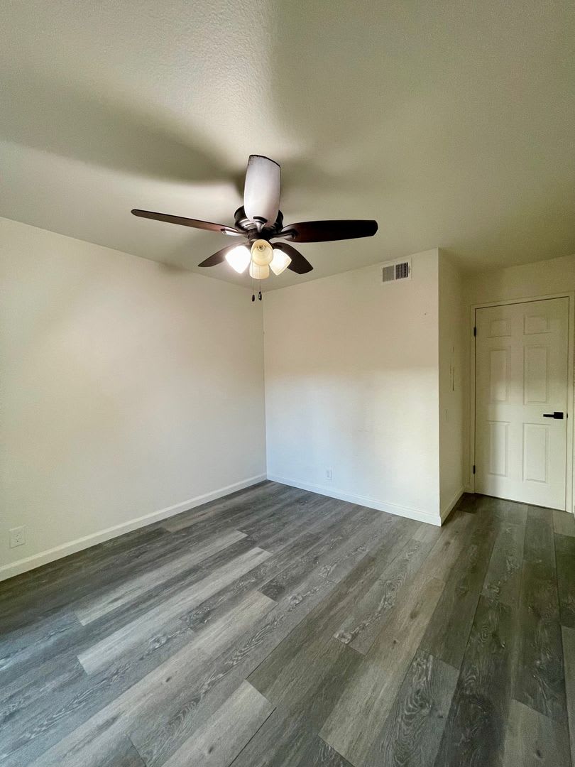Gorgeously Remodeled 3 Bedroom 2 Bathroom in Rancho SD! – photo 5