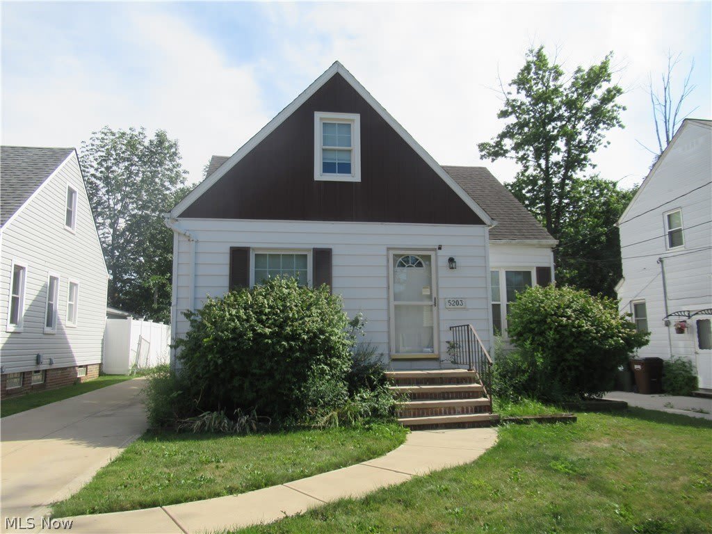 5203 Maplecrest Avenue – photo 1