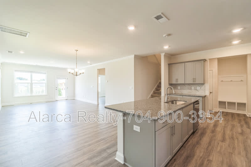 7871 Iron Rd – photo 3