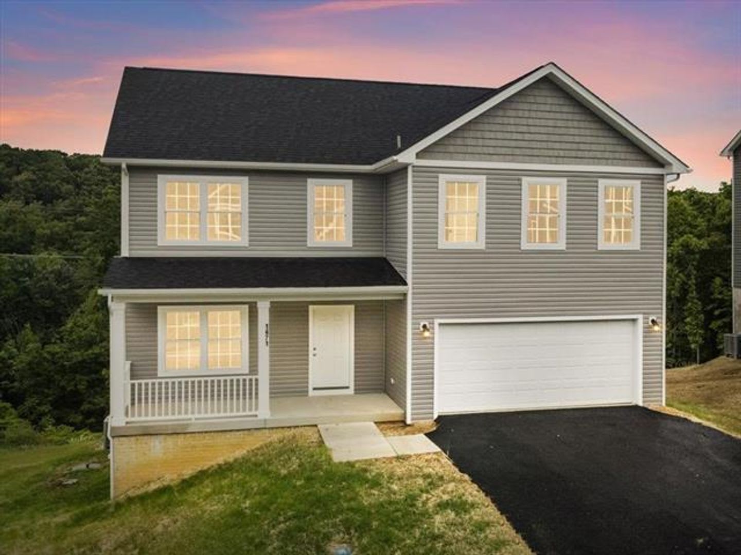 4 BED 2.5 BATH LOCATED IN CHRISTIANSBURG LOCATED NOW – photo 2