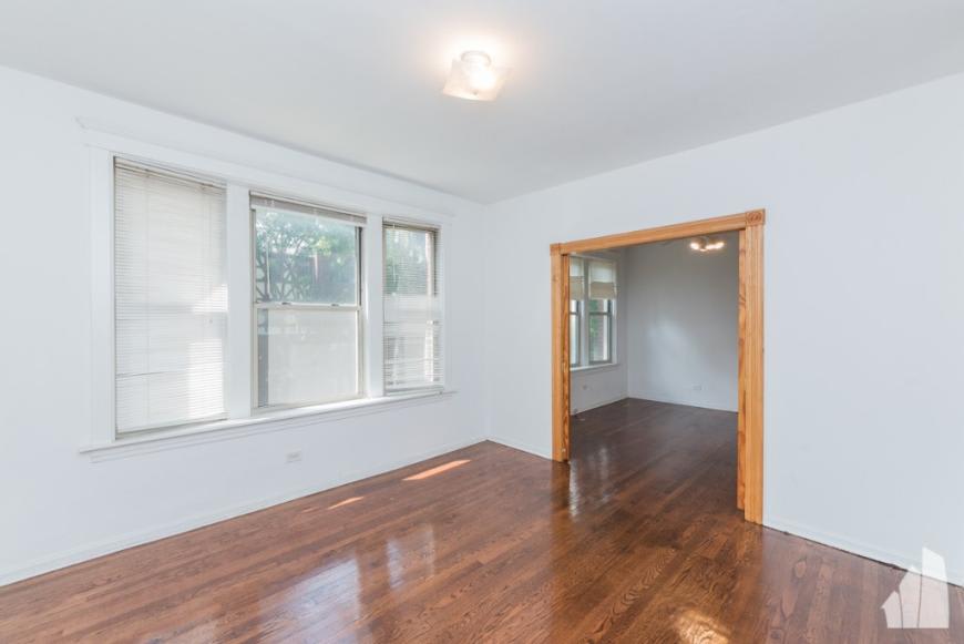 1942 West Winona – photo 1