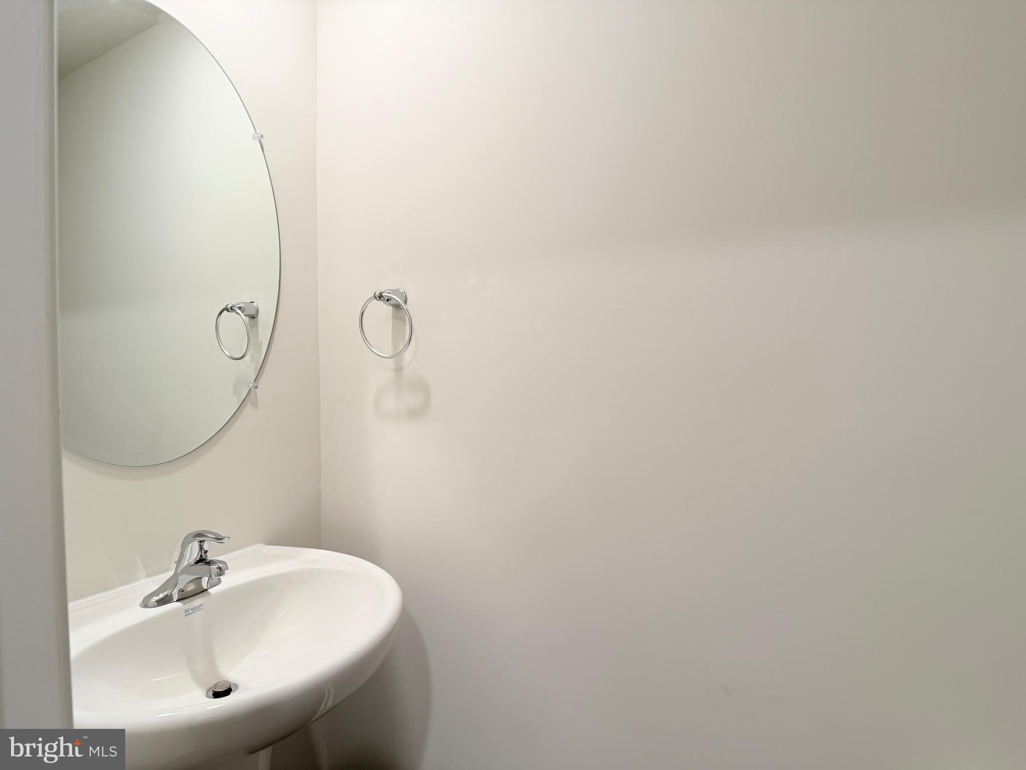 5201 CROOKED Lane – photo 3