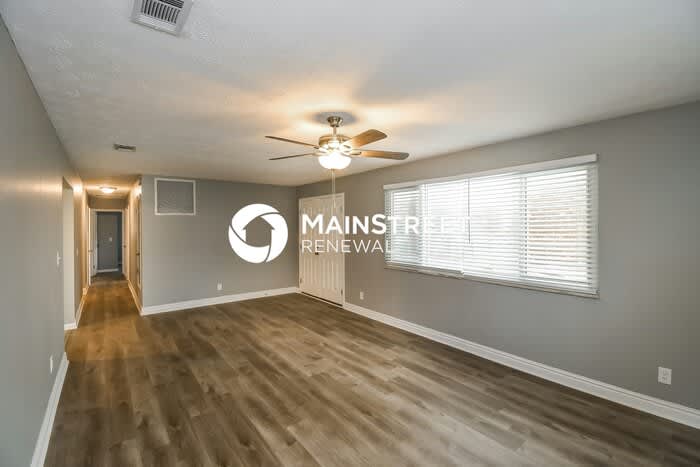4605 Silver Ridge Drive – photo 3