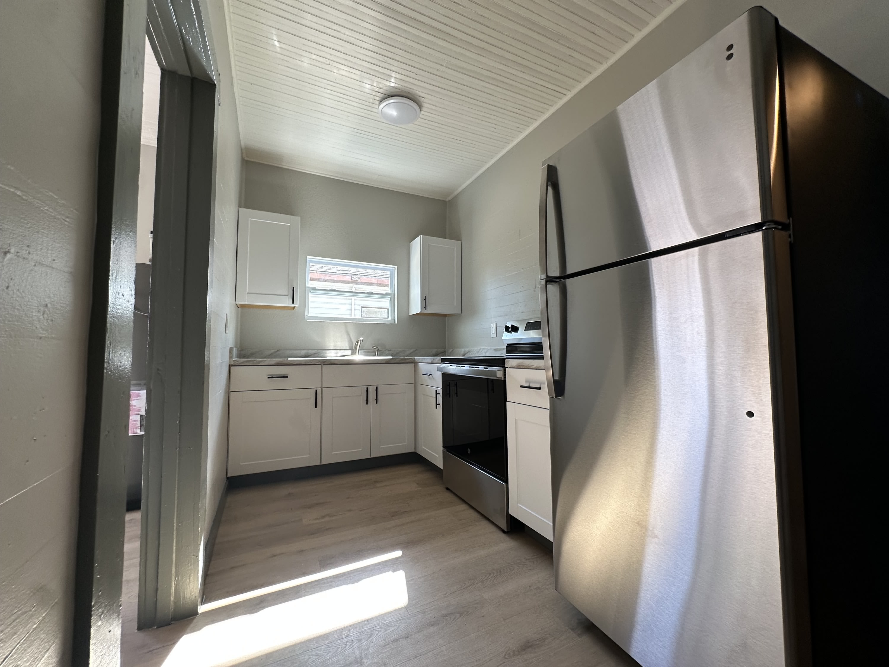 38041 Church Avenue – photo 3