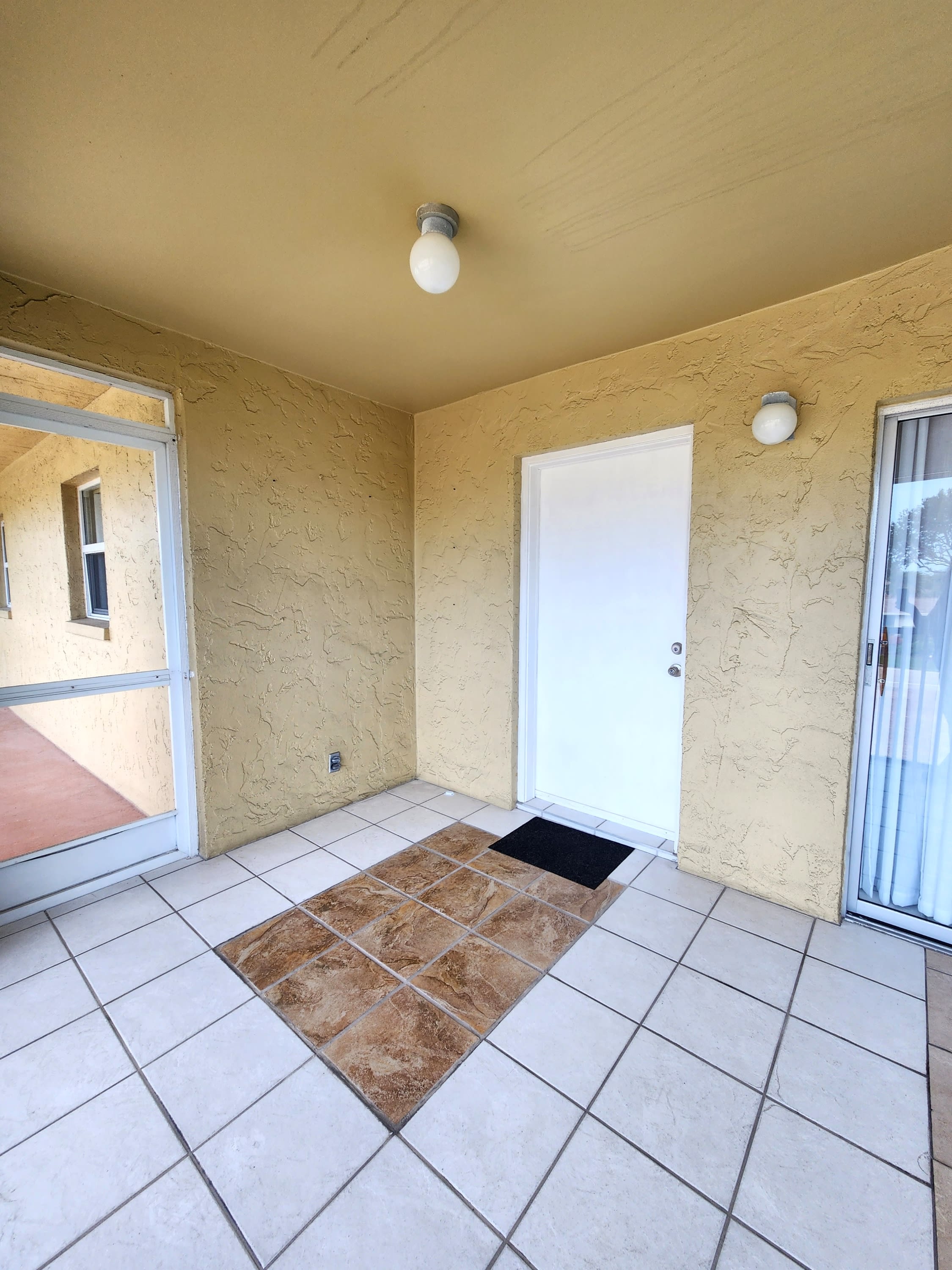 2000 Alamanda Drive – photo 2