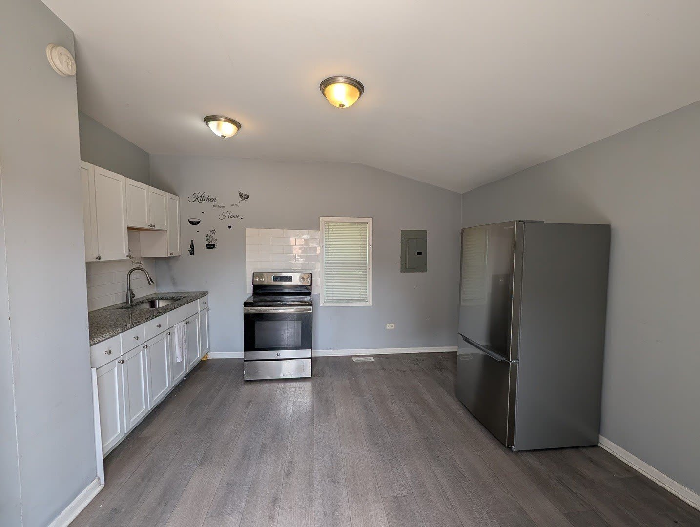 9035 S Exchange Avenue – photo 3