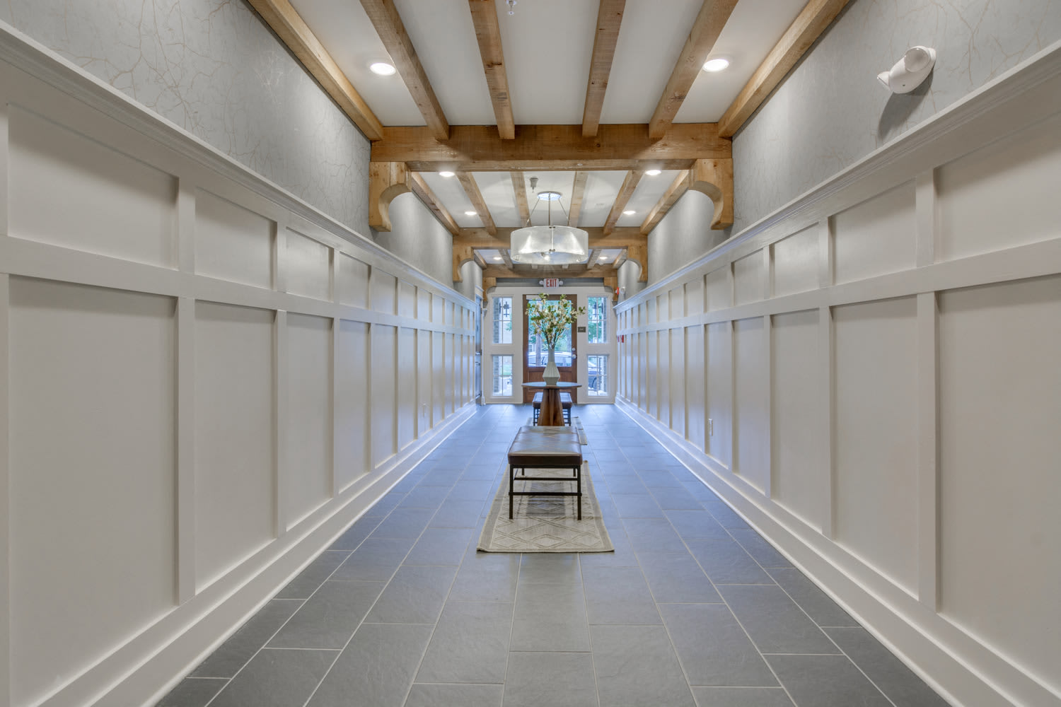 525 East Apartments – photo 2