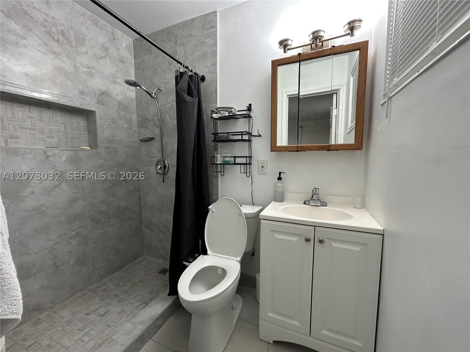 571 SW 29th Ter – photo 3