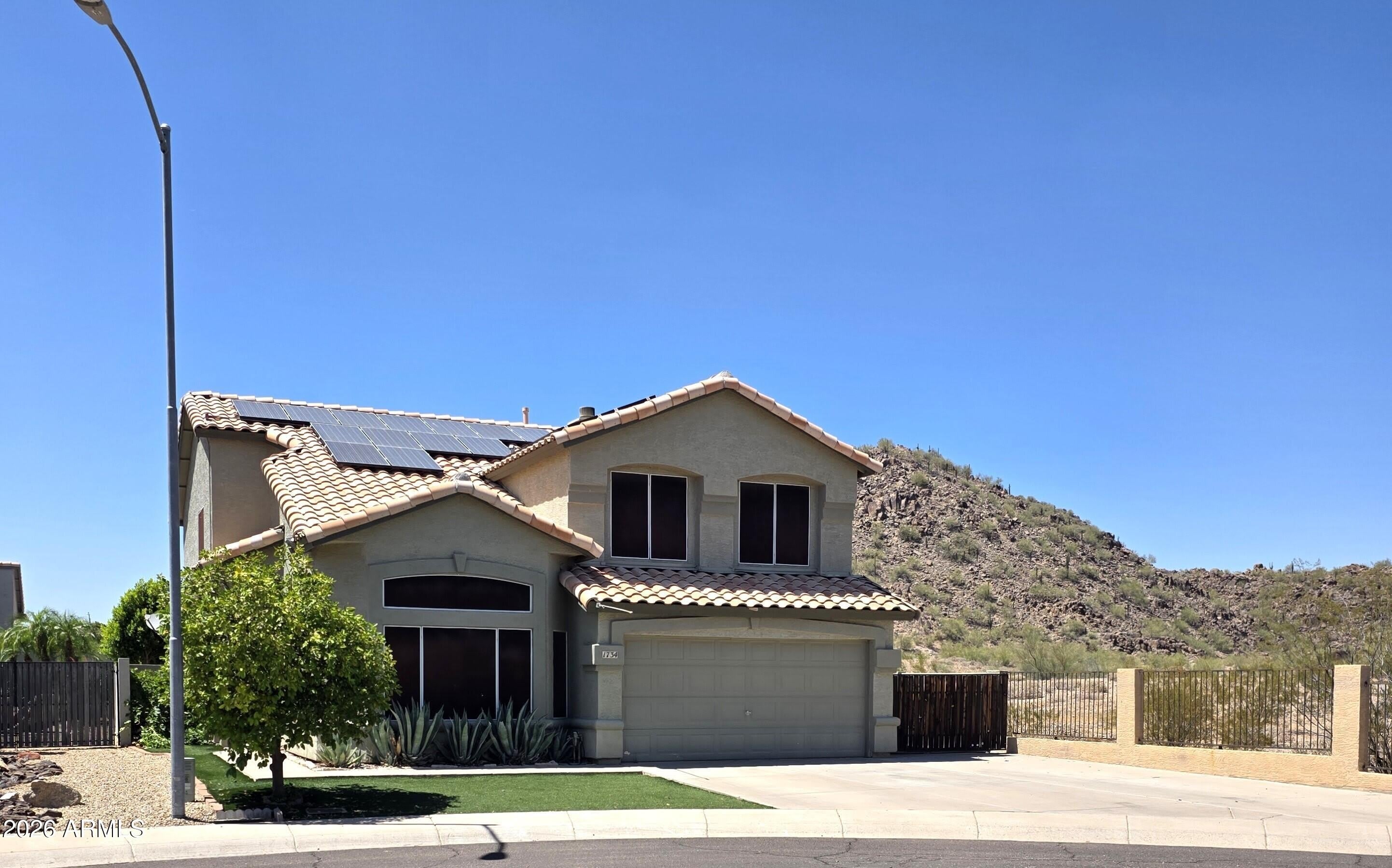 1734 E PONTIAC Drive – photo 2