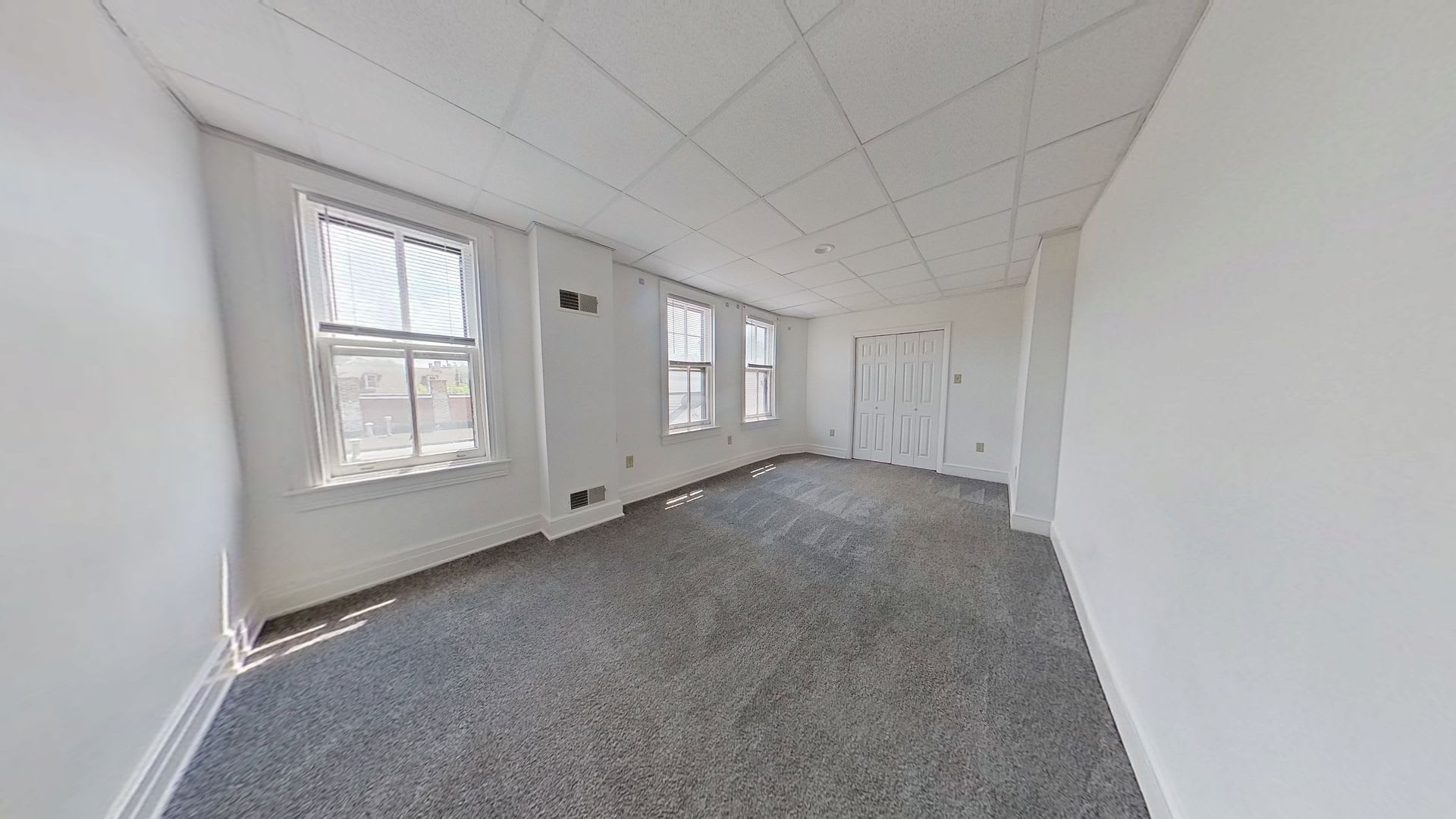 Spacious One Bedroom Apartment – photo 3