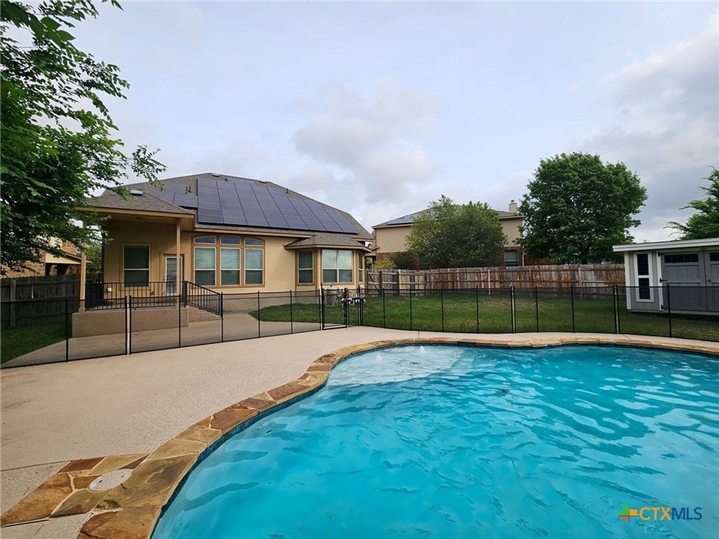 AVAILABLE NOW & READY FOR MOVE-IN – photo 3