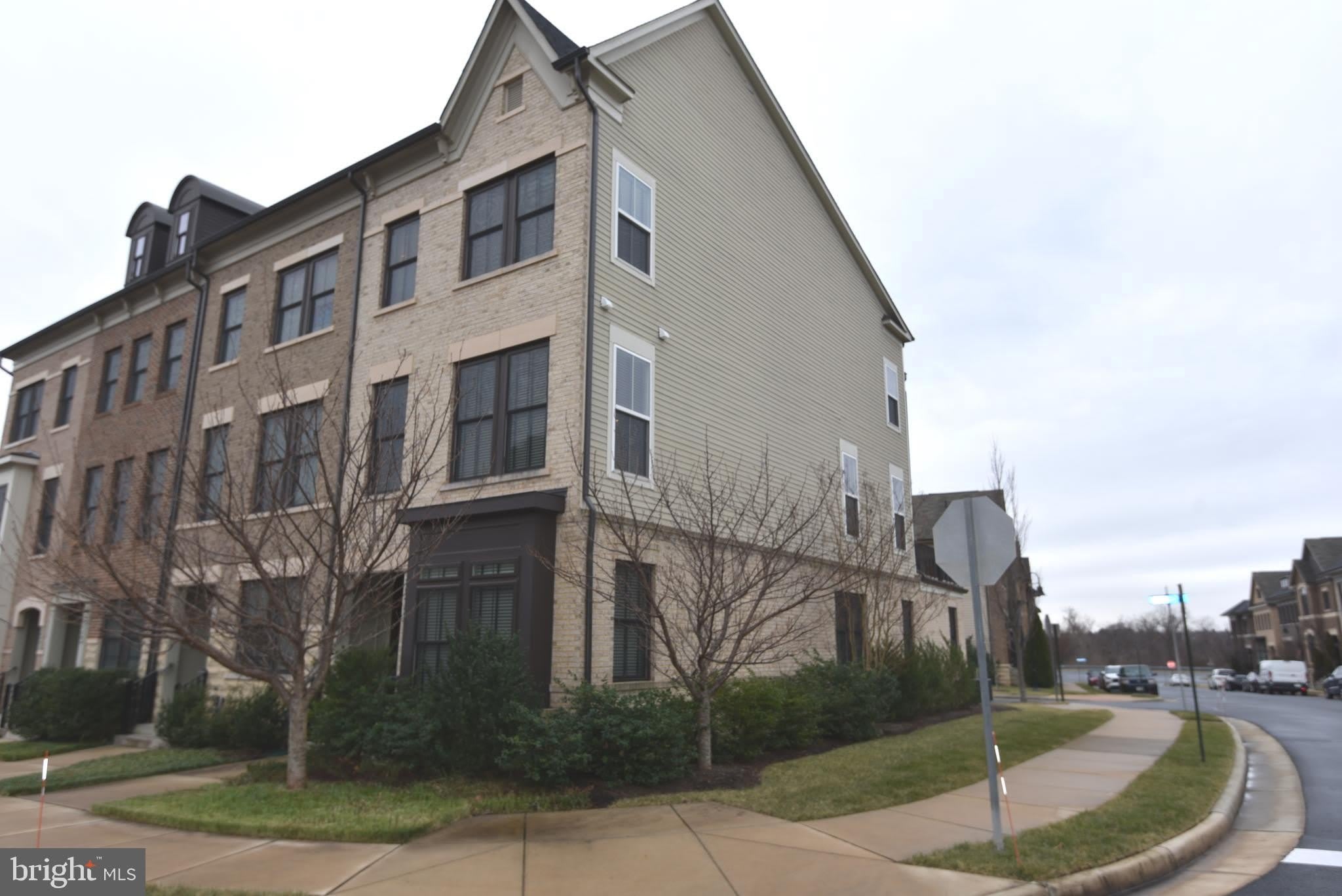 20425 CODMAN Drive – photo 1