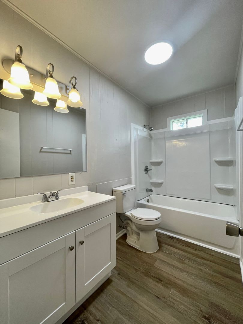 2 Bedroom 1 Bathroom Duplex Unit – photo 4
