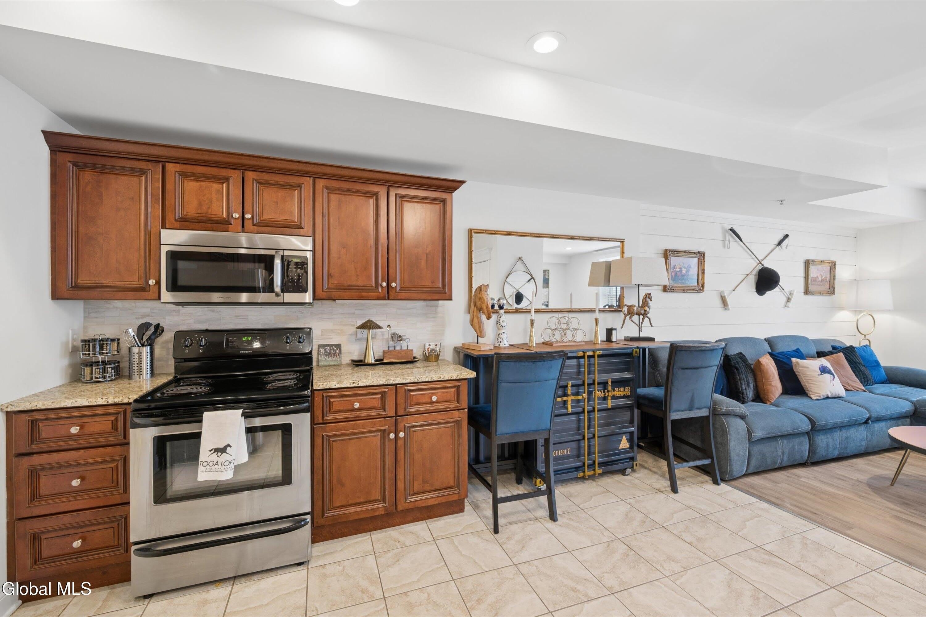 425 Broadway – photo 4