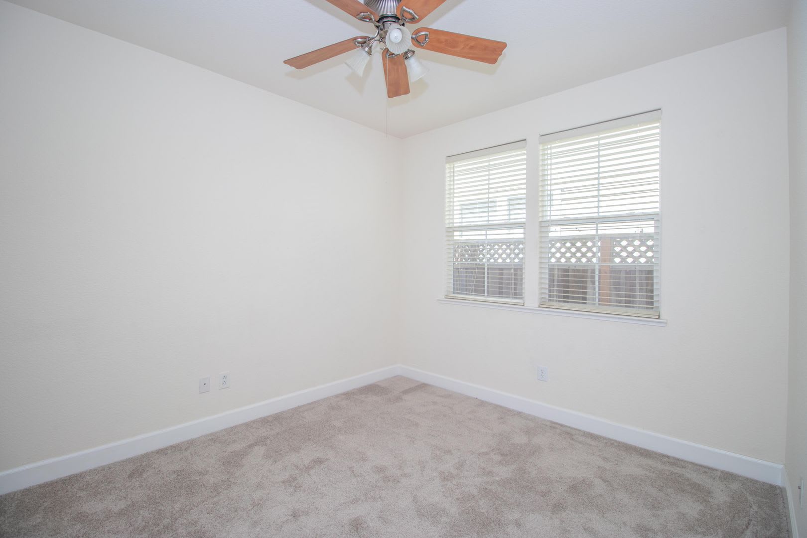 4 Bedroom 3 Bathroom House – photo 2