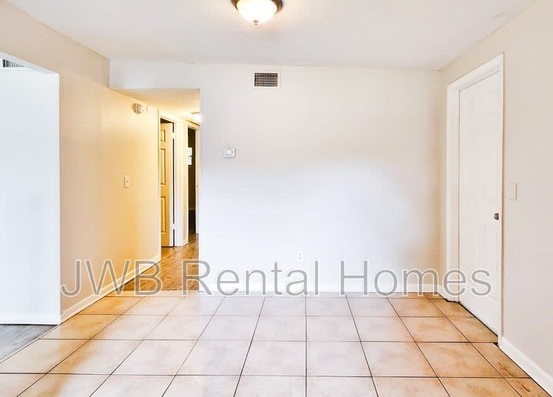 3142 Mecca St – photo 4