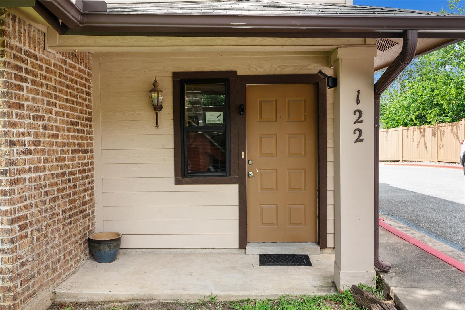 2 bedroom townhouse – photo 2