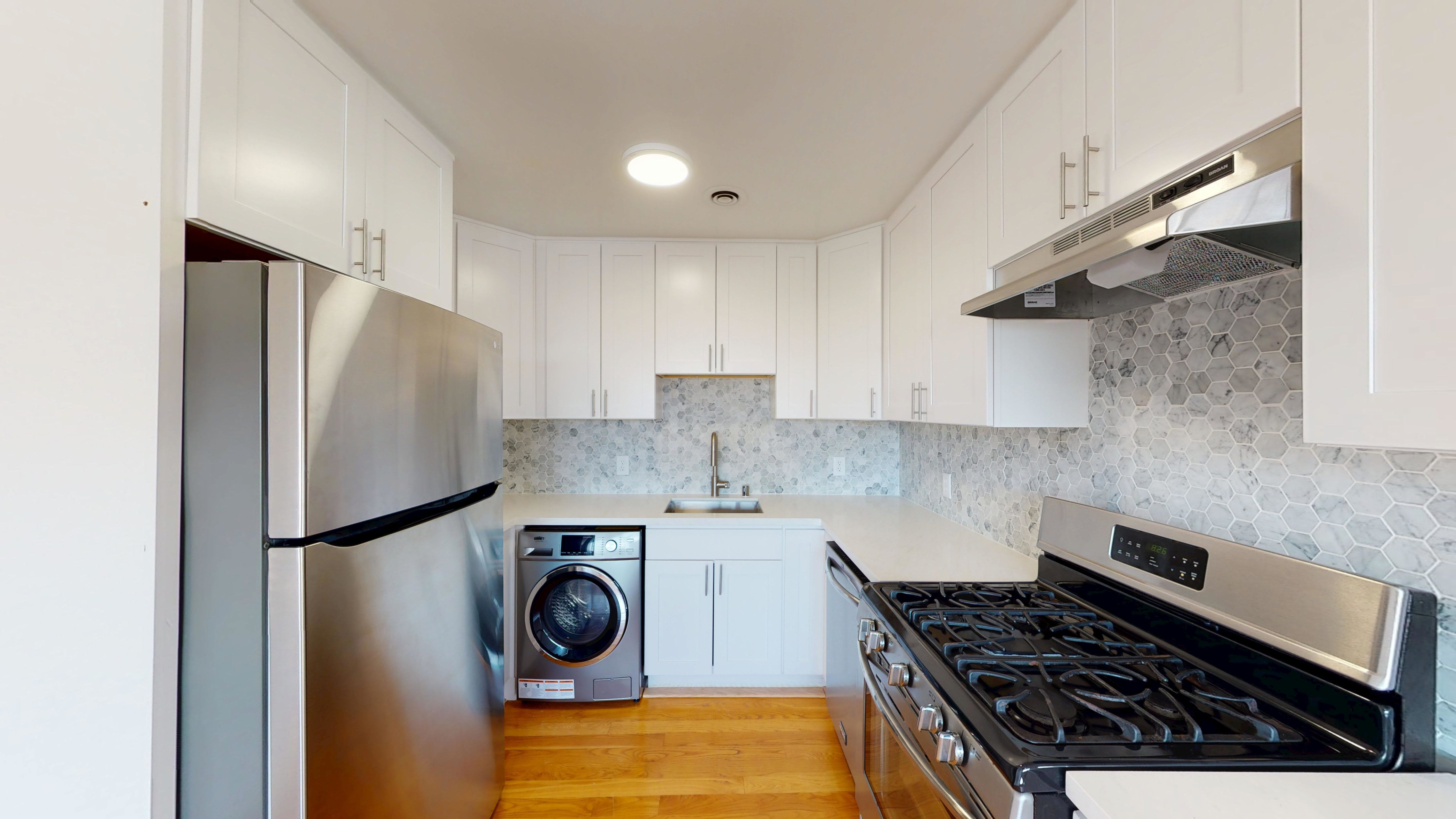 1040 Ashbury Street – photo 2