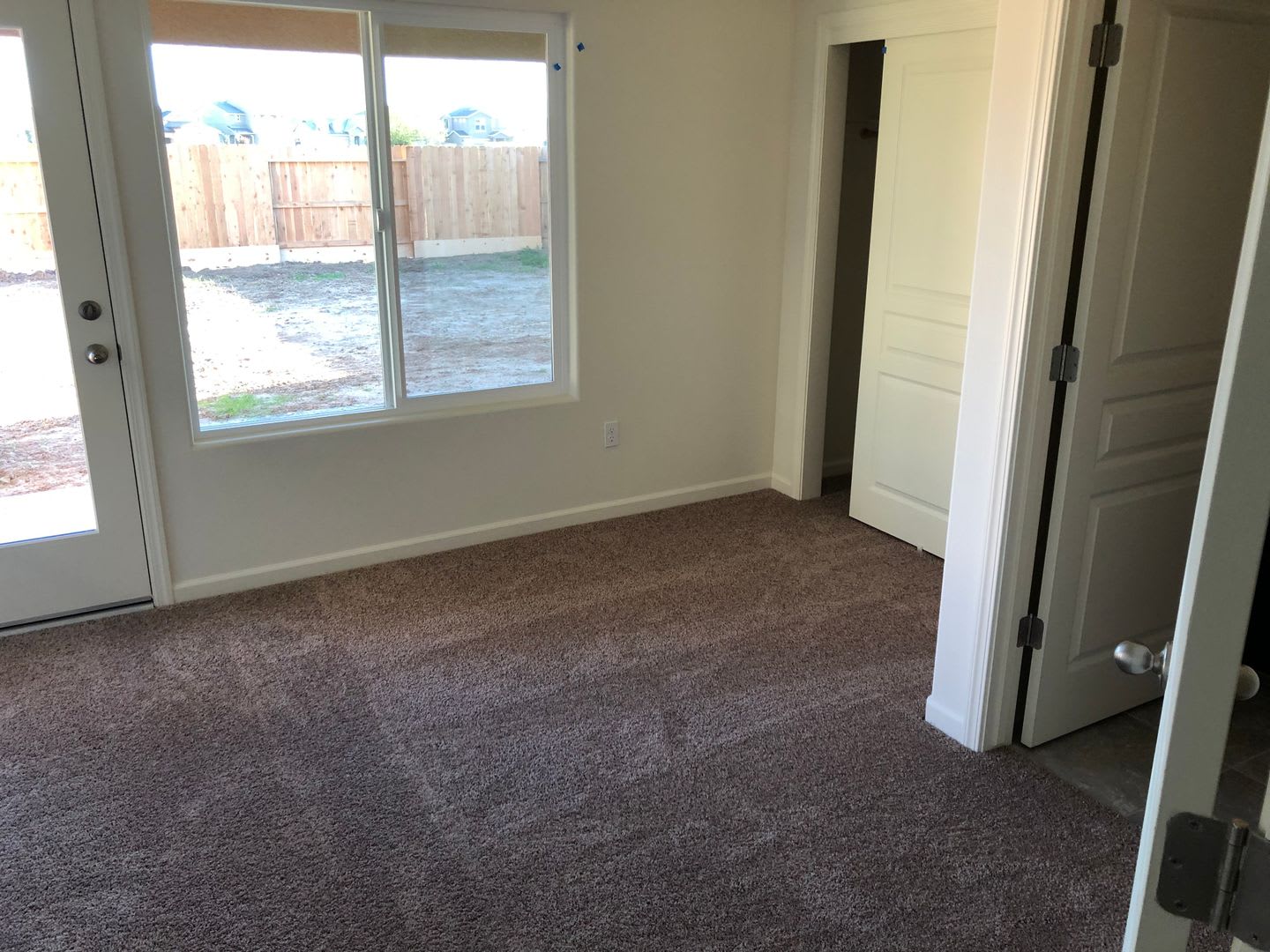 166 Barker LN. Merced. Available now! – photo 4