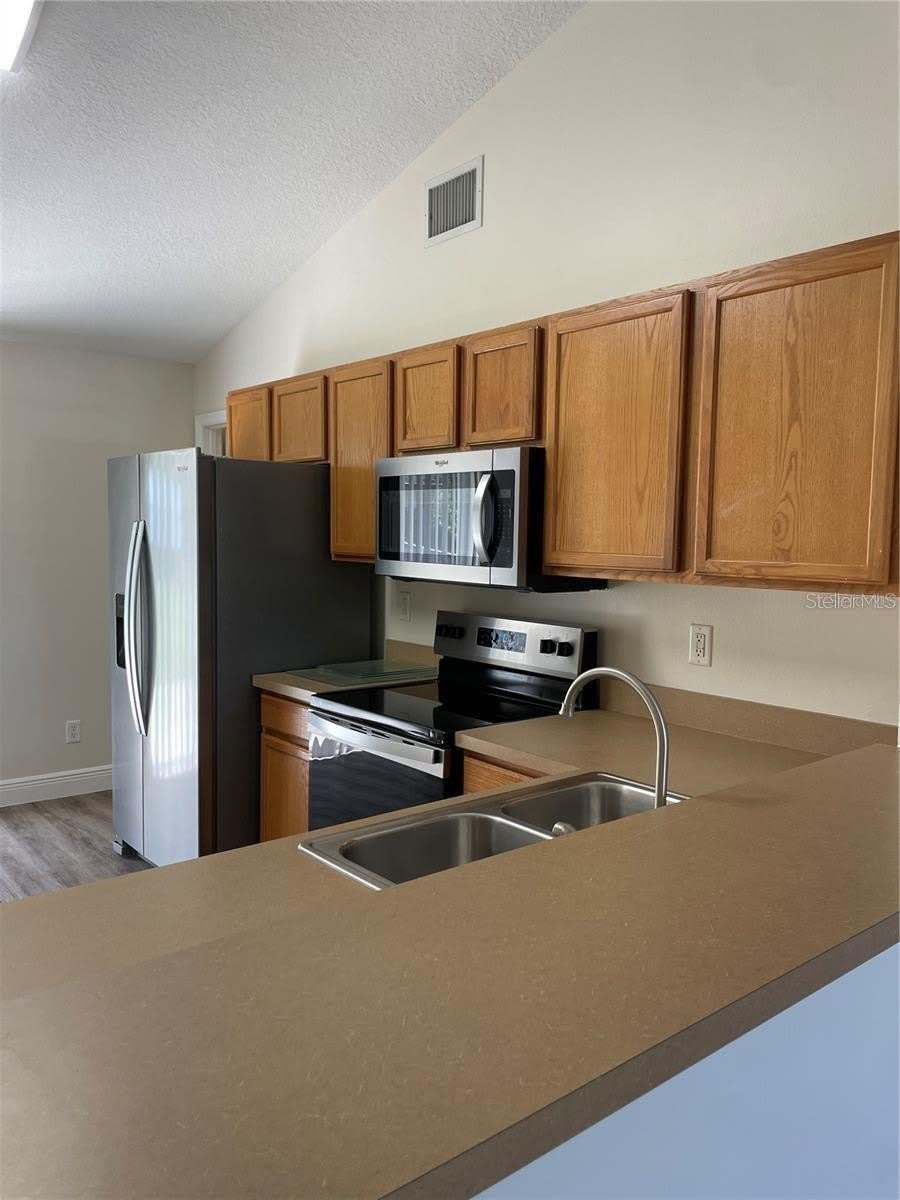 17542 DORIS Street – photo 5