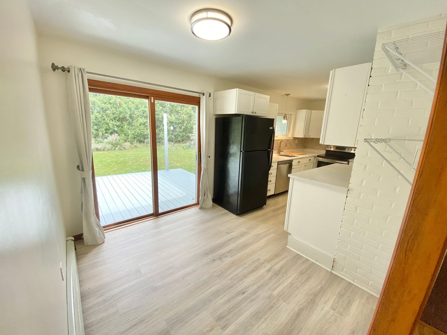 3 Bedroom House South End Neighborhood Burlington Available in September 5th! – photo 4