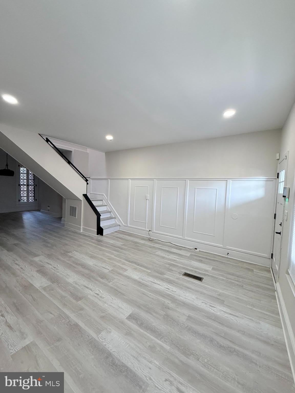 2807 CLIFTON Avenue – photo 5