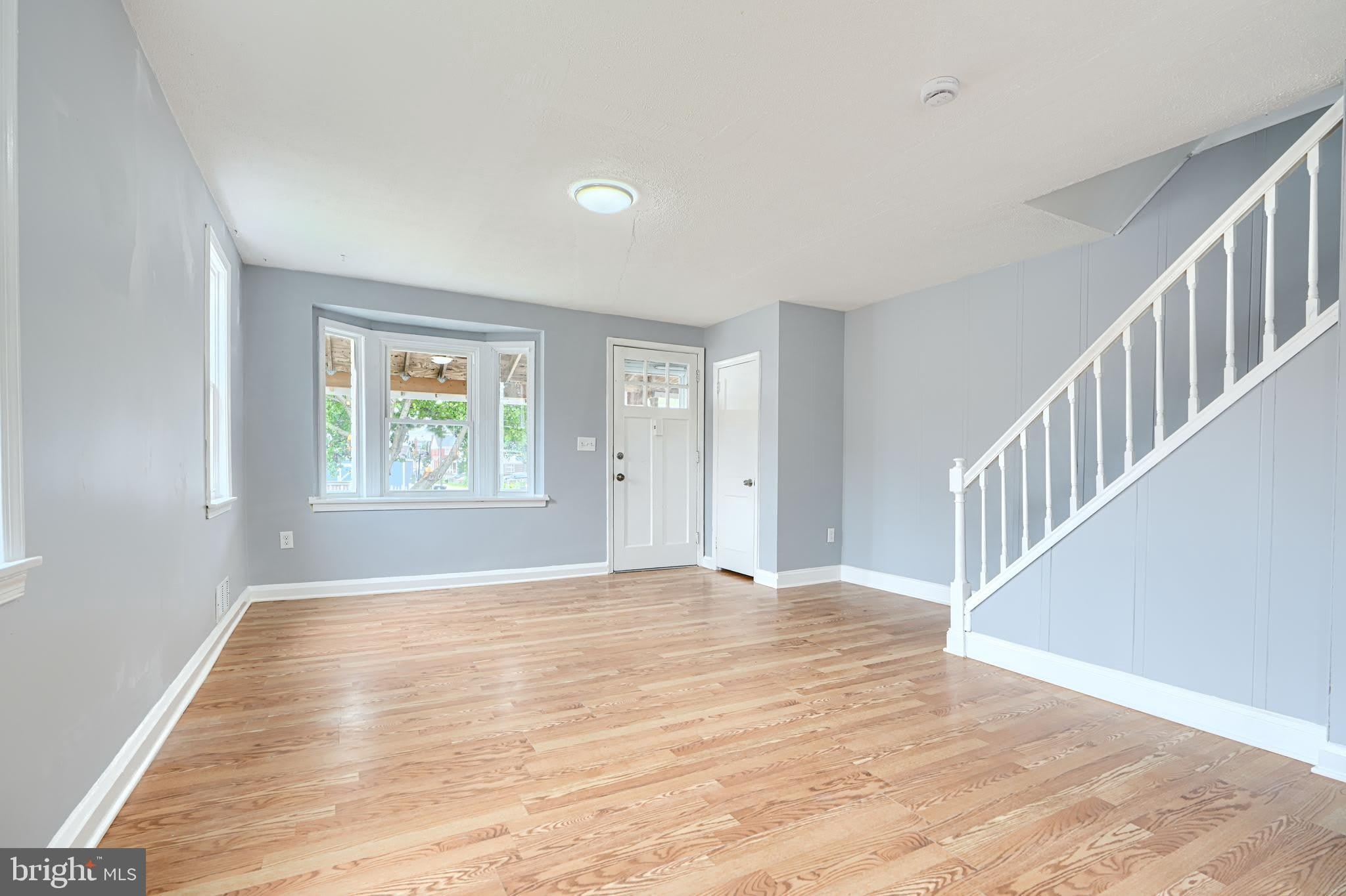 1902 KELMORE Road – photo 4
