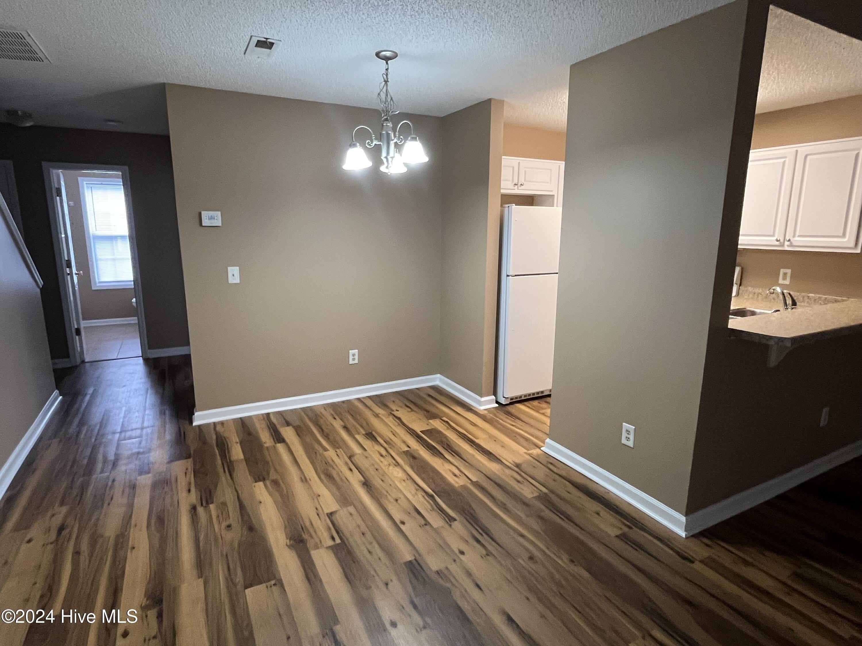5146 Lamppost Circle – photo 3