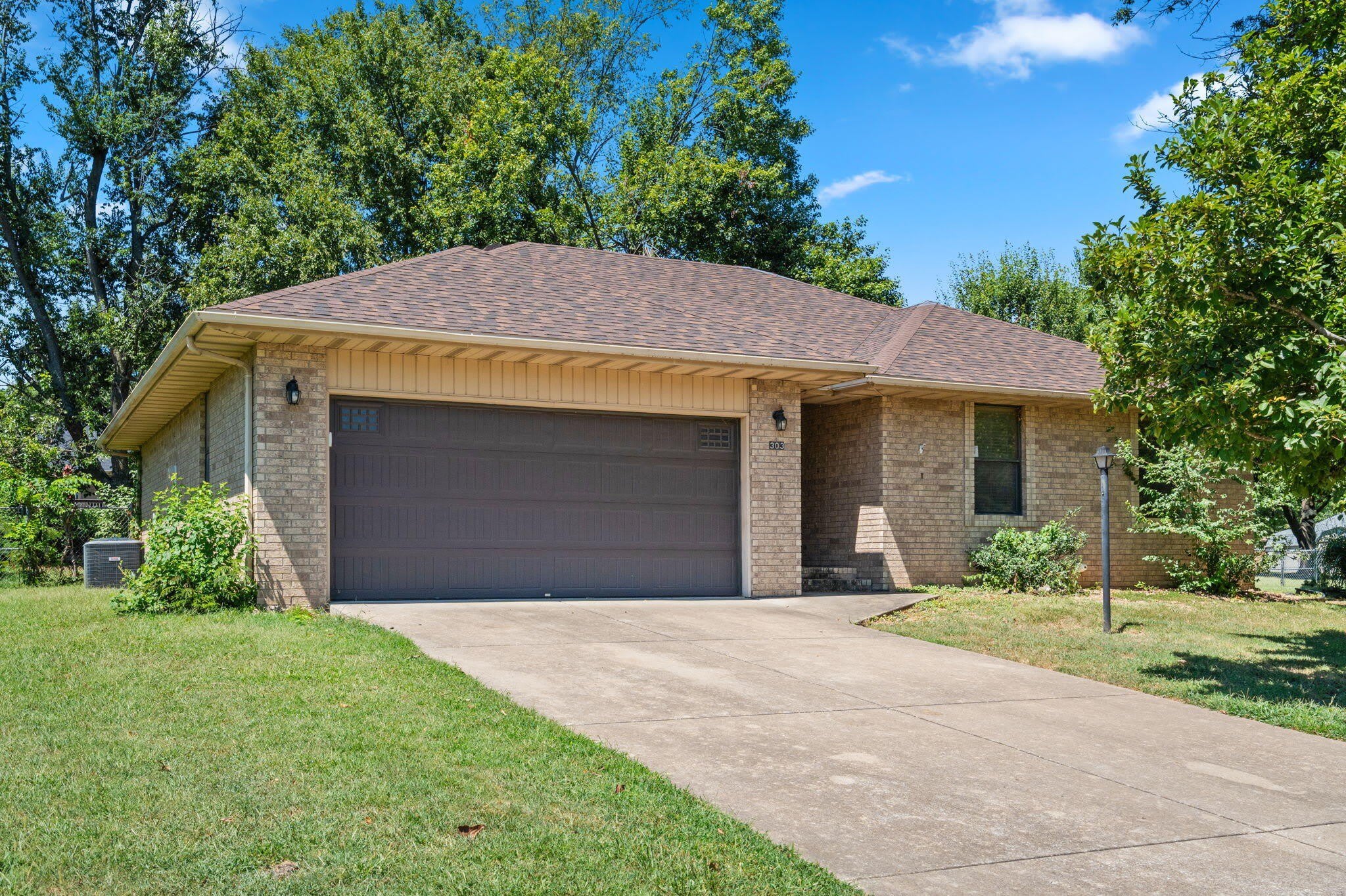 303 S Suburban Avenue – photo 2