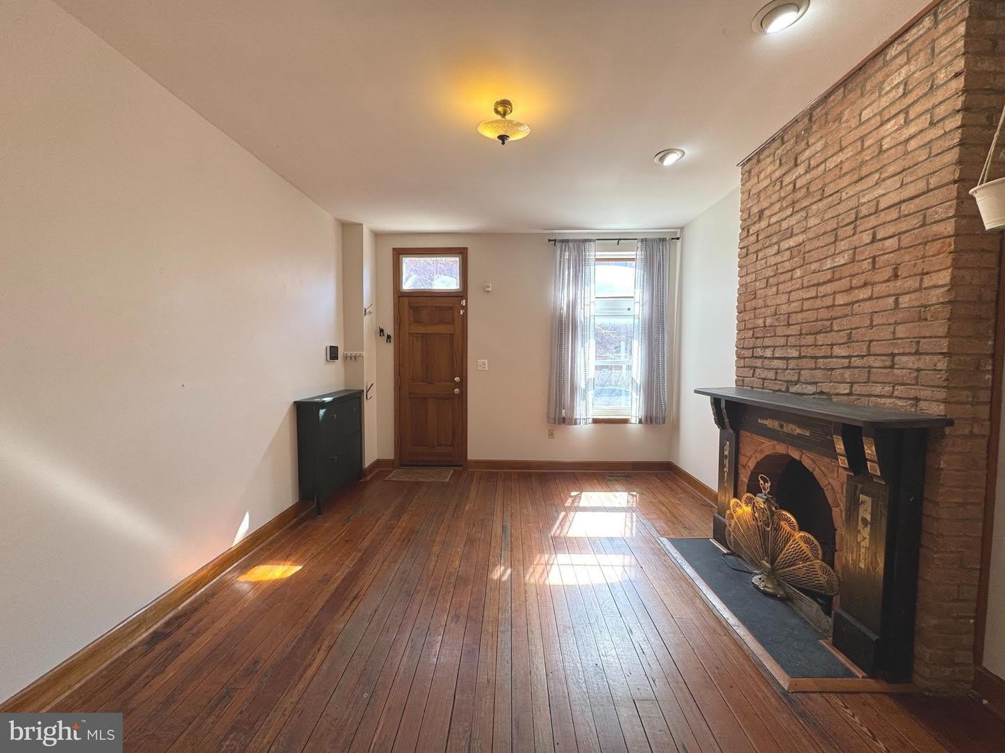 2008 E Lombard St – photo 5