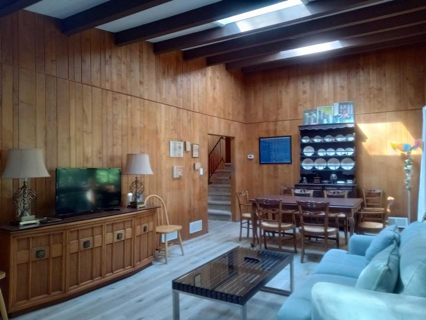 Beautifully Renovated 4 Bedroom 3 Bath Home In Private Setting – photo 4