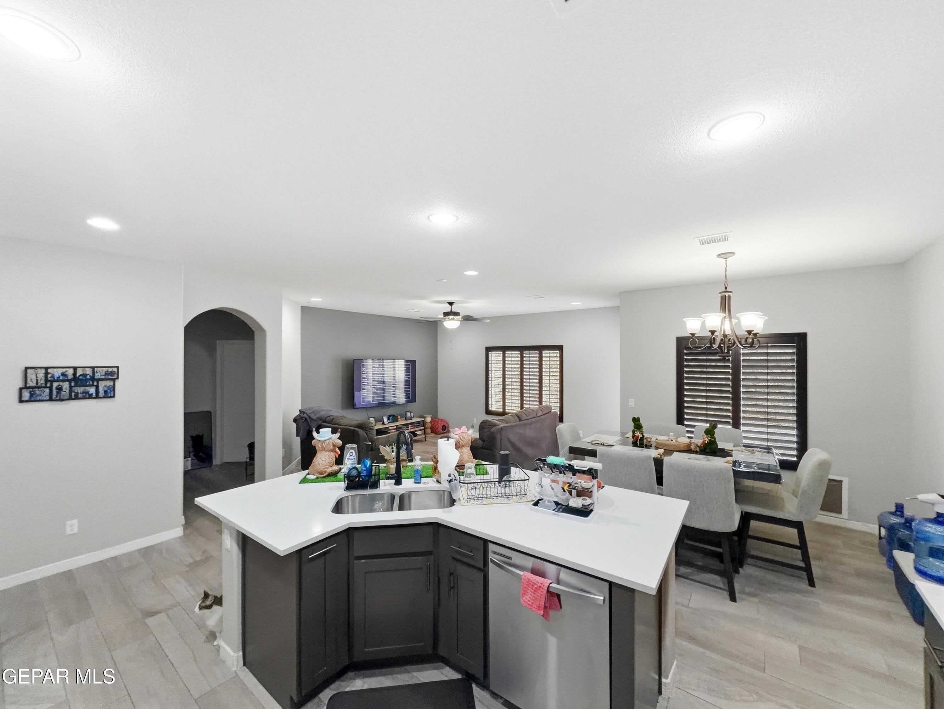 12805 Kingsbury Avenue – photo 4