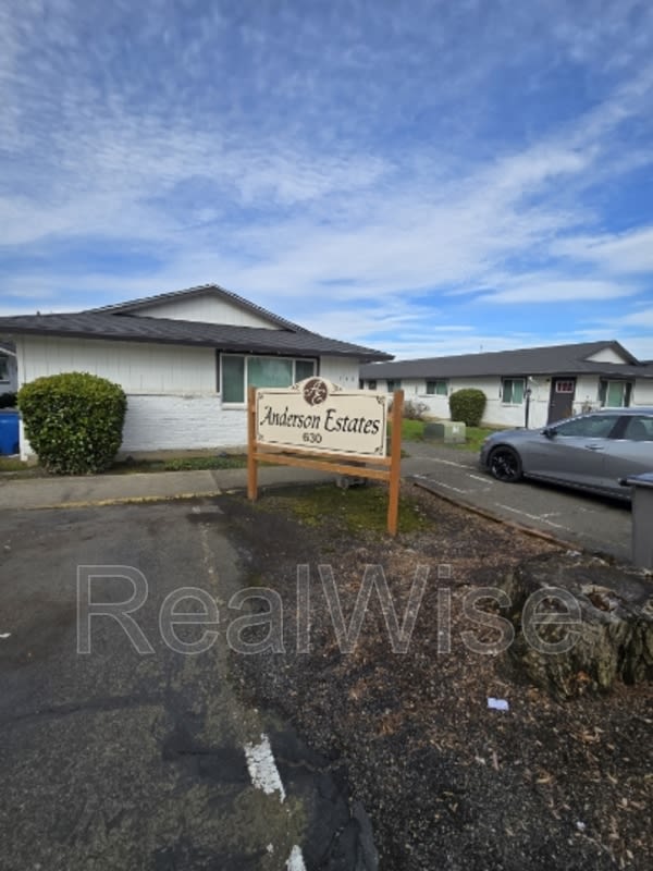 616 NE Anderson St – photo 1