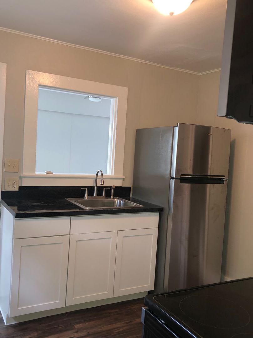 Historic Sanford Second Floor 1Br 1Ba Apartment Available Now – photo 5
