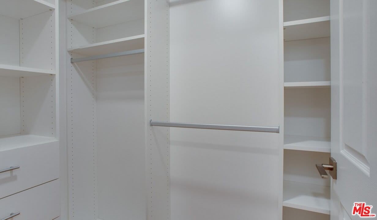 5553 W 6Th St – photo 4