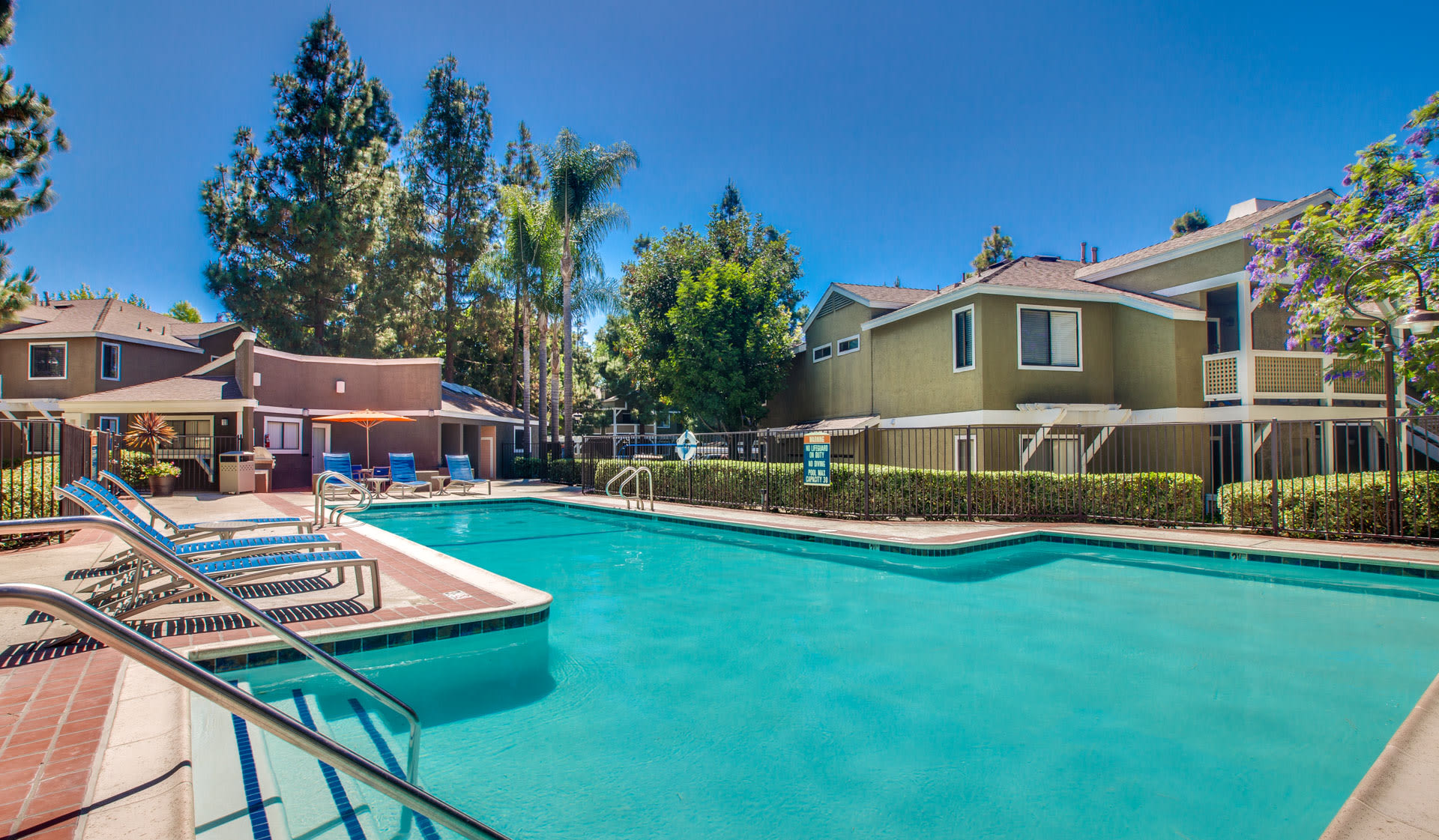 Island Club Apartments – photo 5