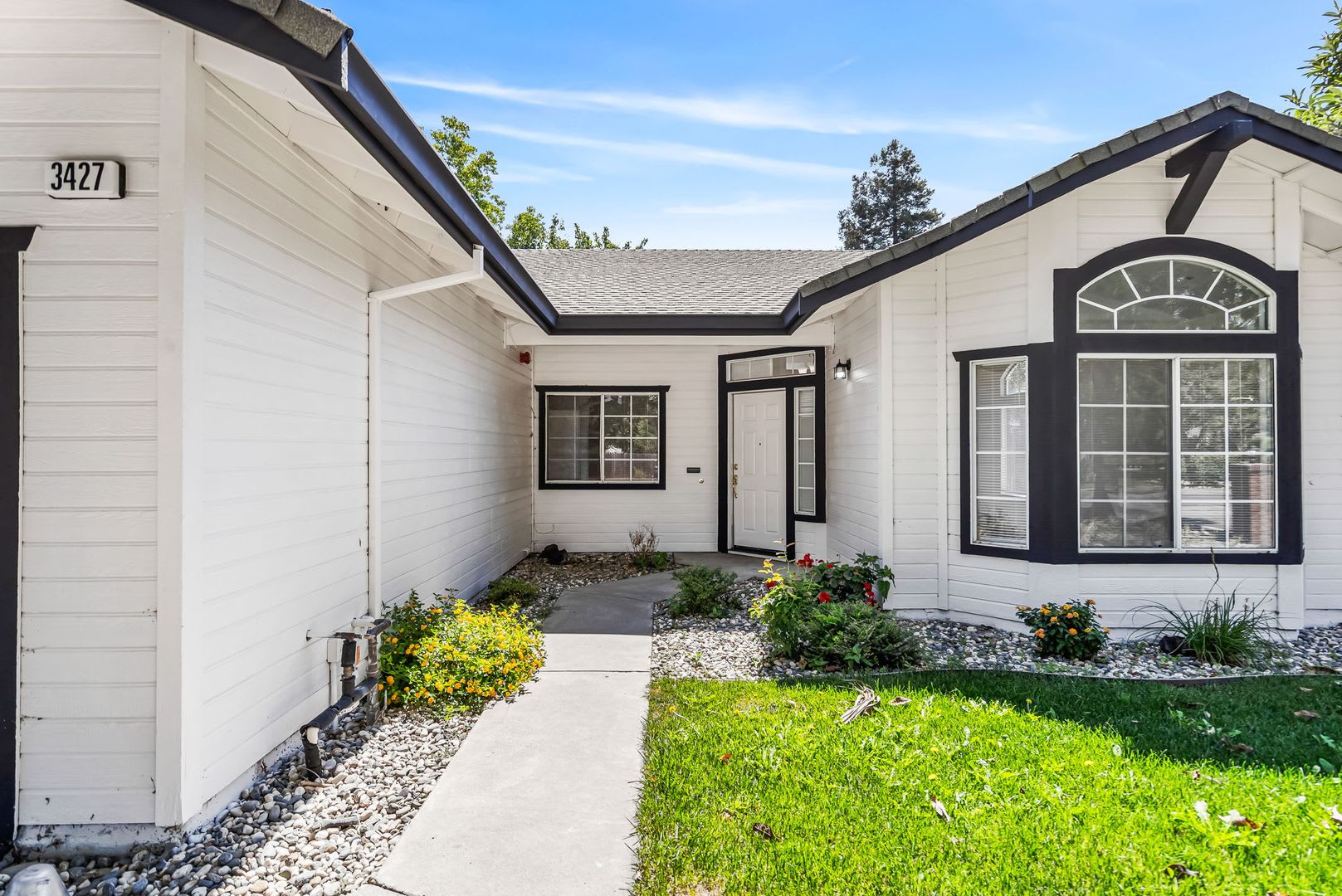 SINGLE STORY 3 BED/2 BATH IN CONCORD! – photo 5