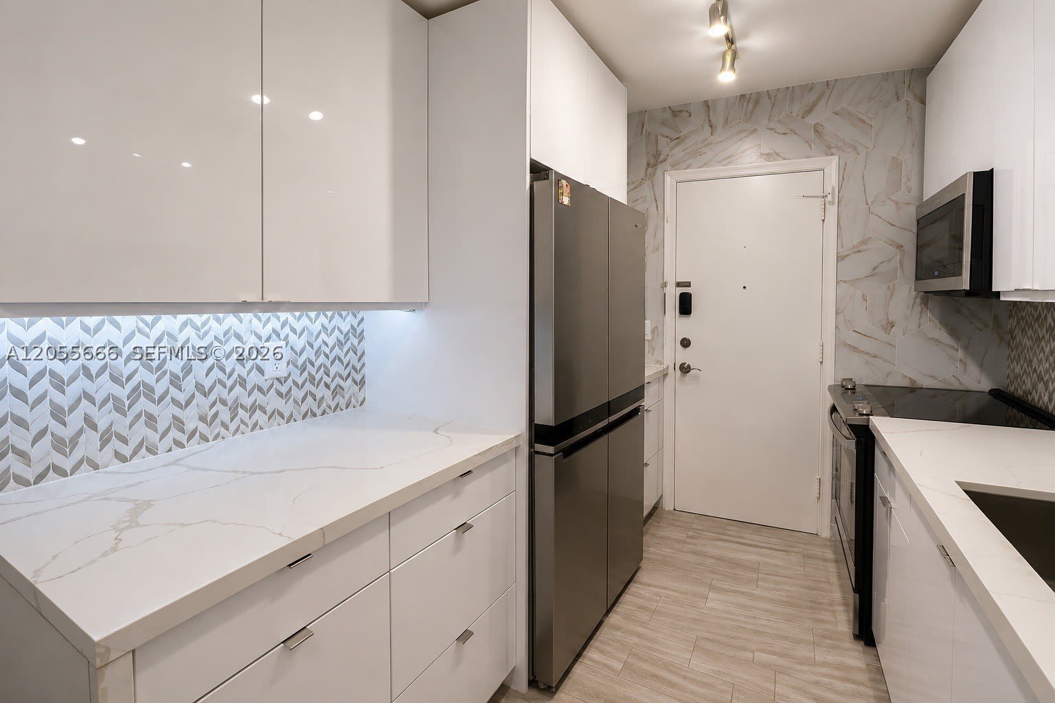 2260 Ne 67Th St – photo 3